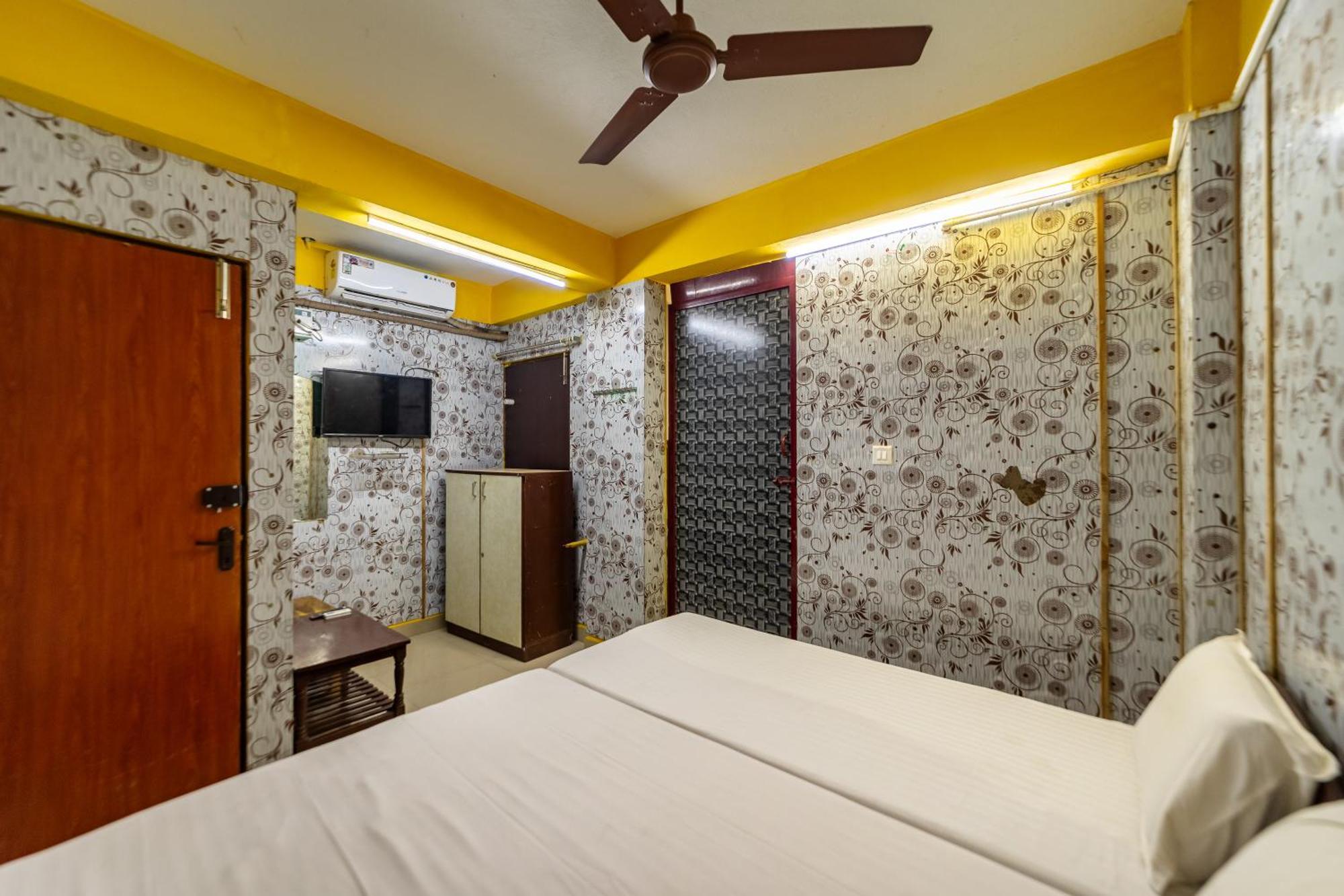 Vasavi Residenzcy Hotel Puducherry Eksteriør billede