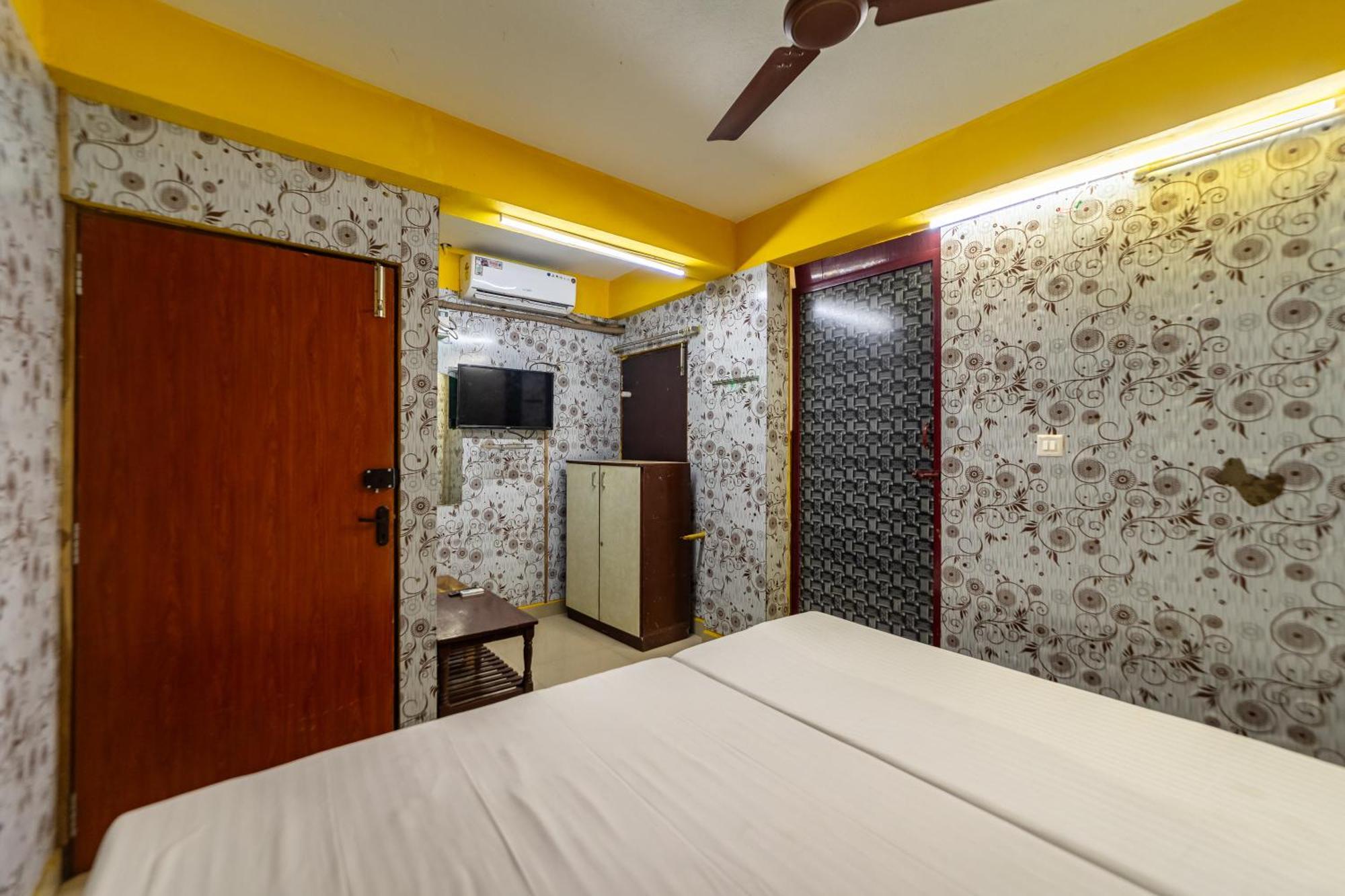 Vasavi Residenzcy Hotel Puducherry Eksteriør billede