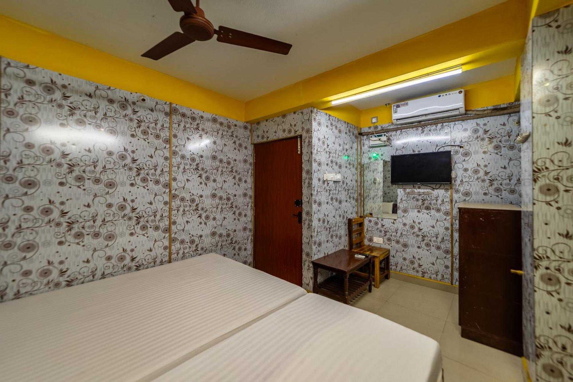 Vasavi Residenzcy Hotel Puducherry Eksteriør billede
