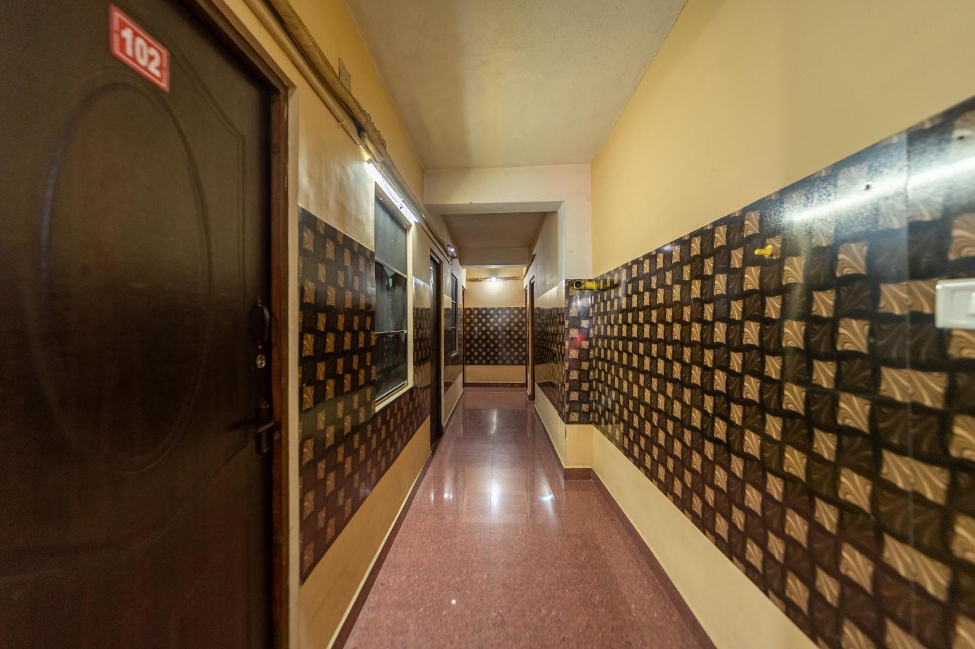 Vasavi Residenzcy Hotel Puducherry Eksteriør billede