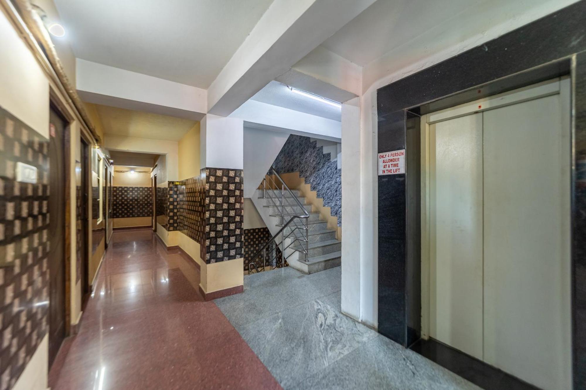 Vasavi Residenzcy Hotel Puducherry Eksteriør billede