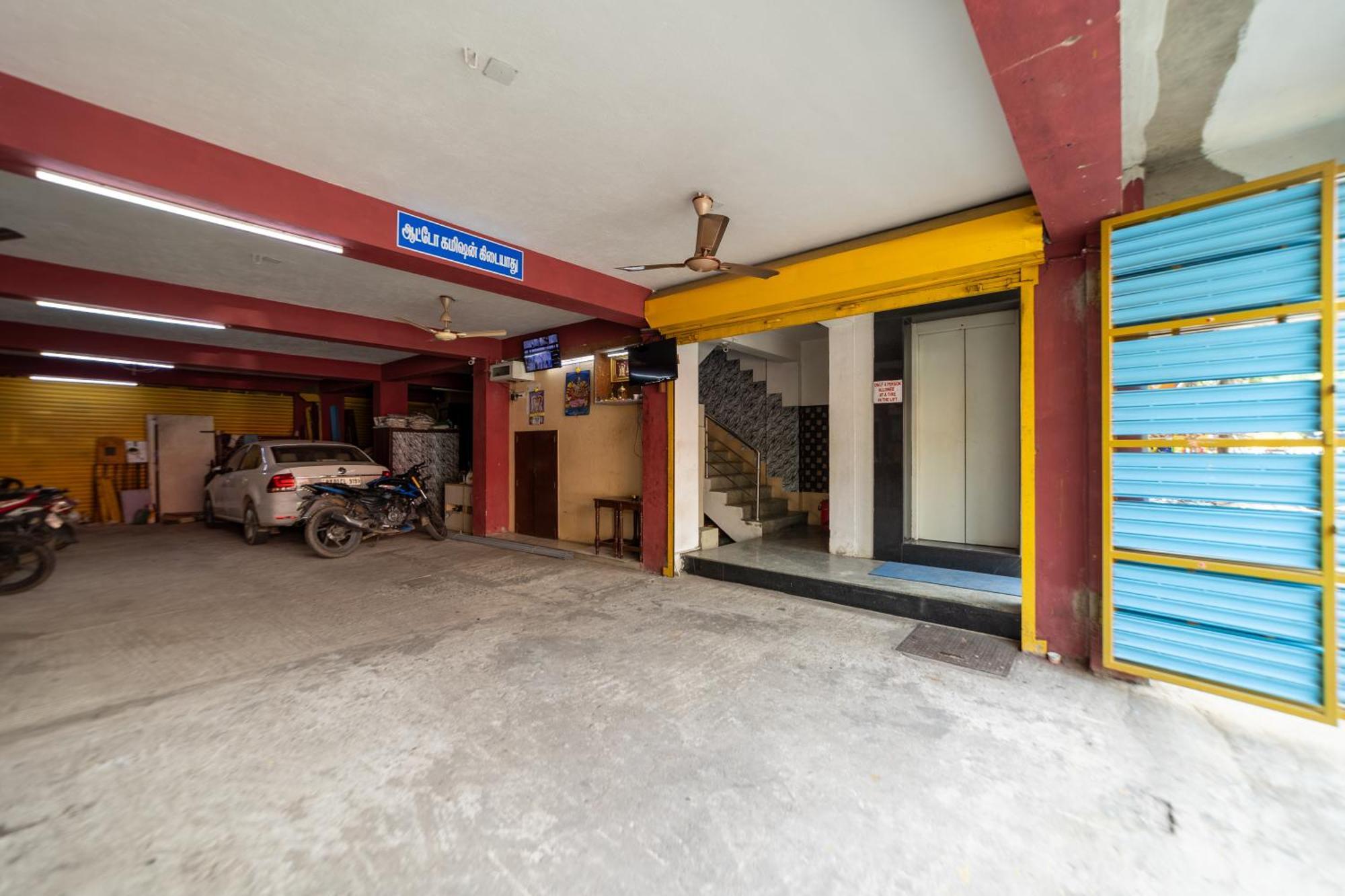 Vasavi Residenzcy Hotel Puducherry Eksteriør billede