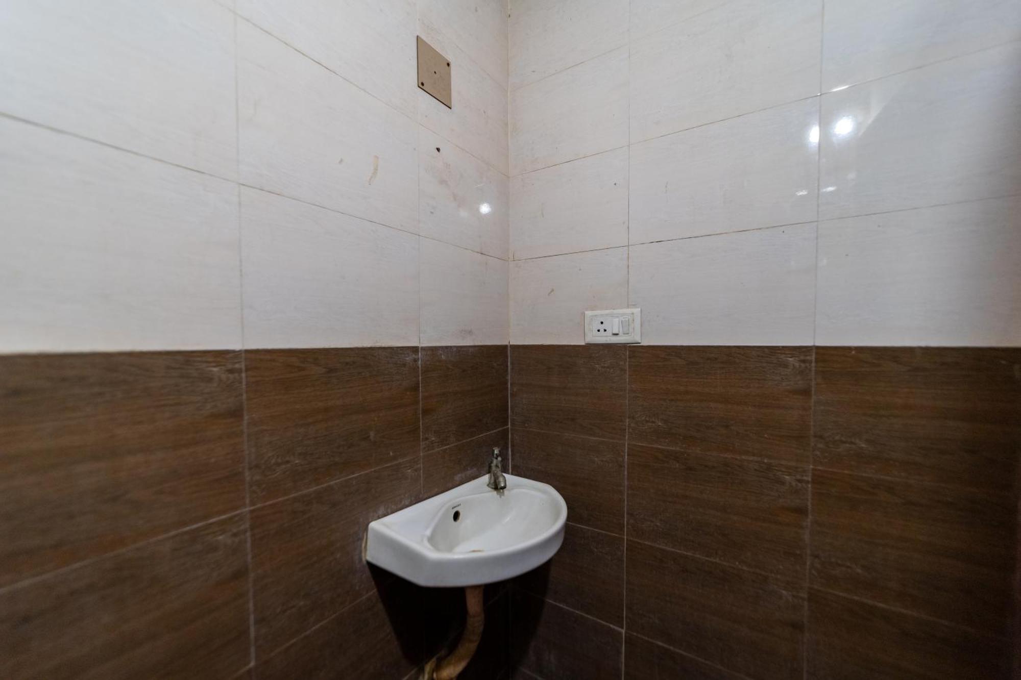 Vasavi Residenzcy Hotel Puducherry Eksteriør billede