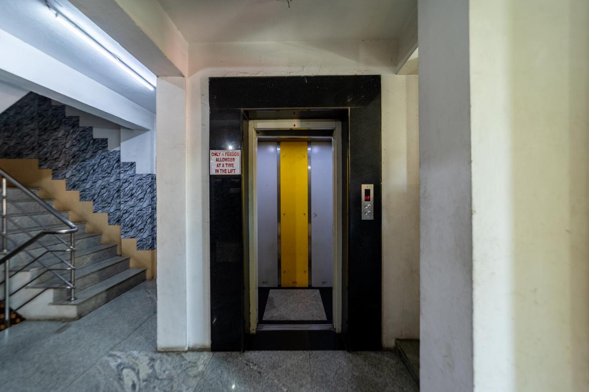 Vasavi Residenzcy Hotel Puducherry Eksteriør billede